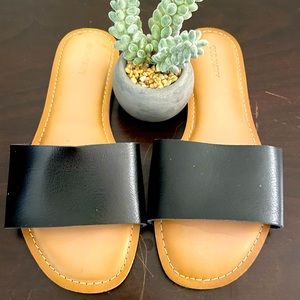 NEW Basic Black Strap Sandals